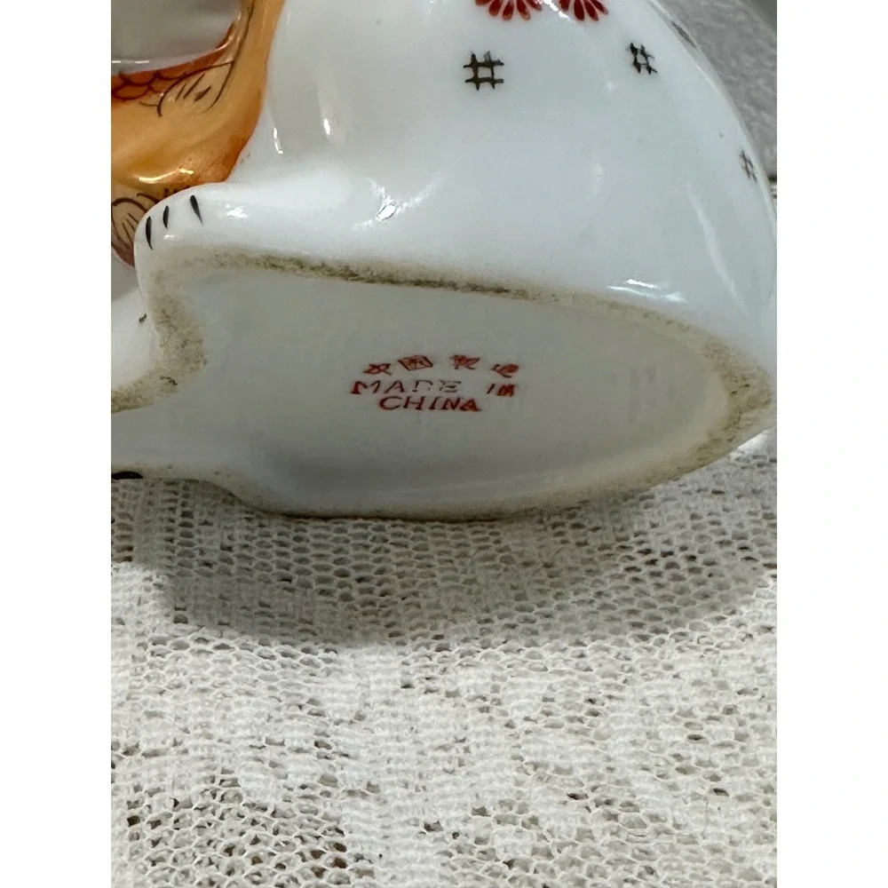 Adorable Ceramic Cat Teapot with‎ Fish Accent Whimsical Kitchen Decor